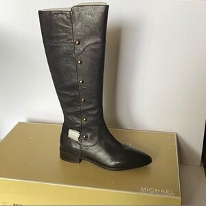 Michael kors leather boots size 6